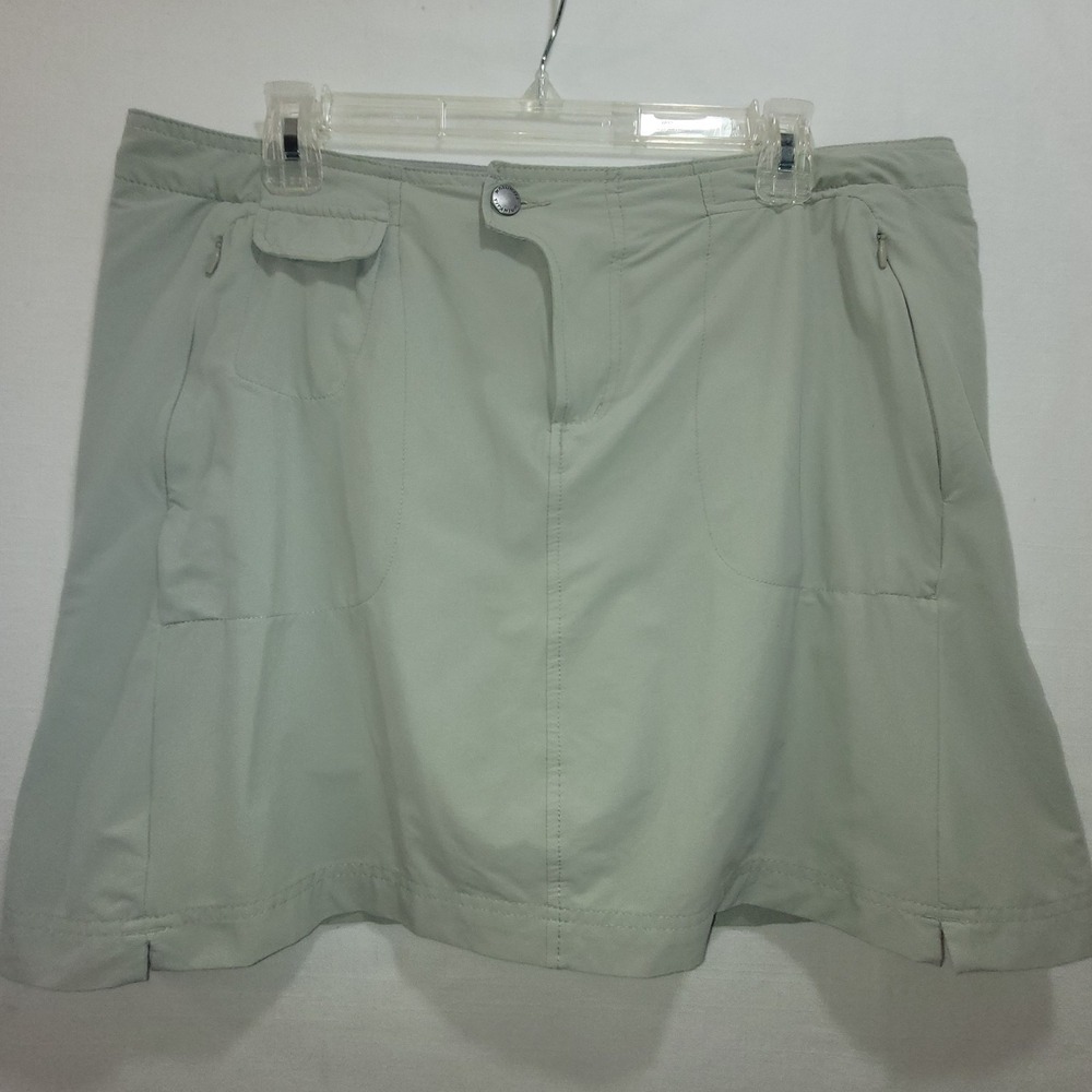Columbia Titanium Womens 12 Skort Skirt Beige Nylon Stretch Pockets Performance